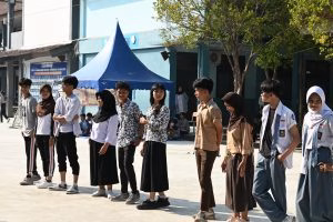 Edukasi Tata Tertib Pakaian lewat Fashion Show, SMAN 6 Tangerang Kemas MPLS dengan Cara Unik dan Interaktif